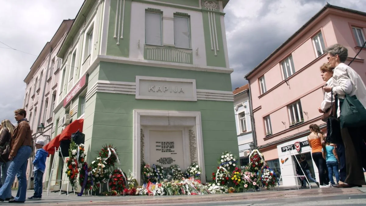 Mladost Tuzle je ubijena na Kapiji prije 31 godinu - 71 žrtva, a zločinac još na slobodi