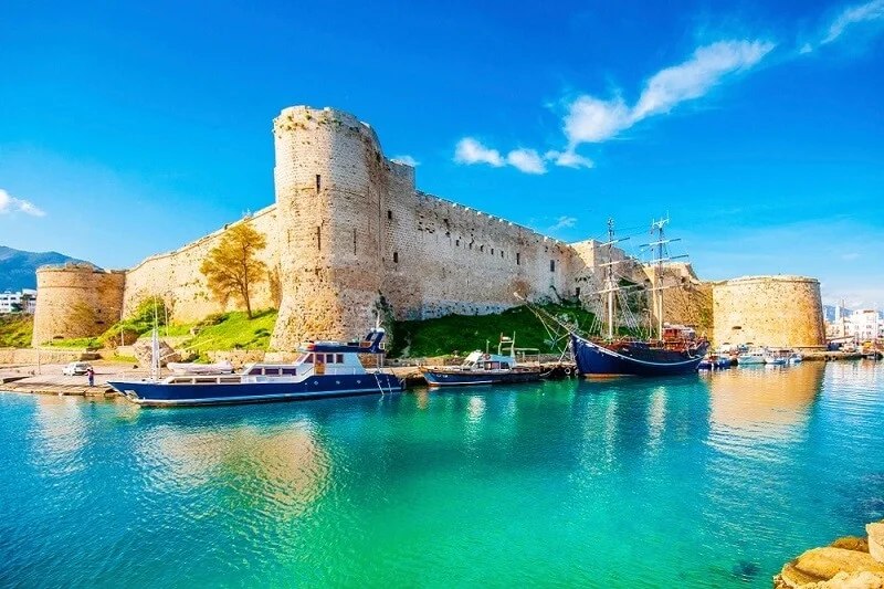 Popularna turistička destinacija na koljenima: Turista gotovo nema, plaže poluprazne