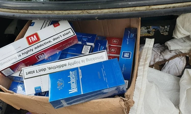 Cigarete iz Crne Gore stizale u BiH preko tajnih puteva, novinar sve pratio