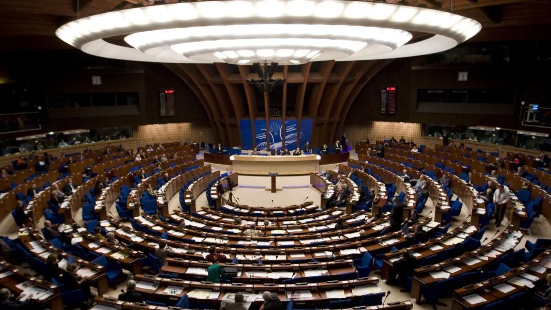 Parlament Vijeća Evrope osudio Srbiju zbog veličanja i sahrane zločinca Mladića