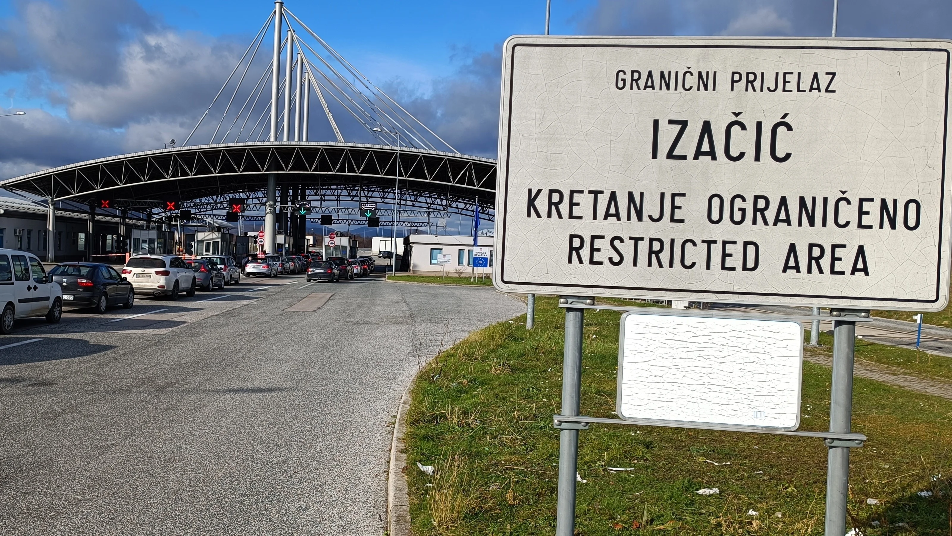 Odlaze li gužve na granicama, višesatna čekanja i dodatni troškovi u historiju?