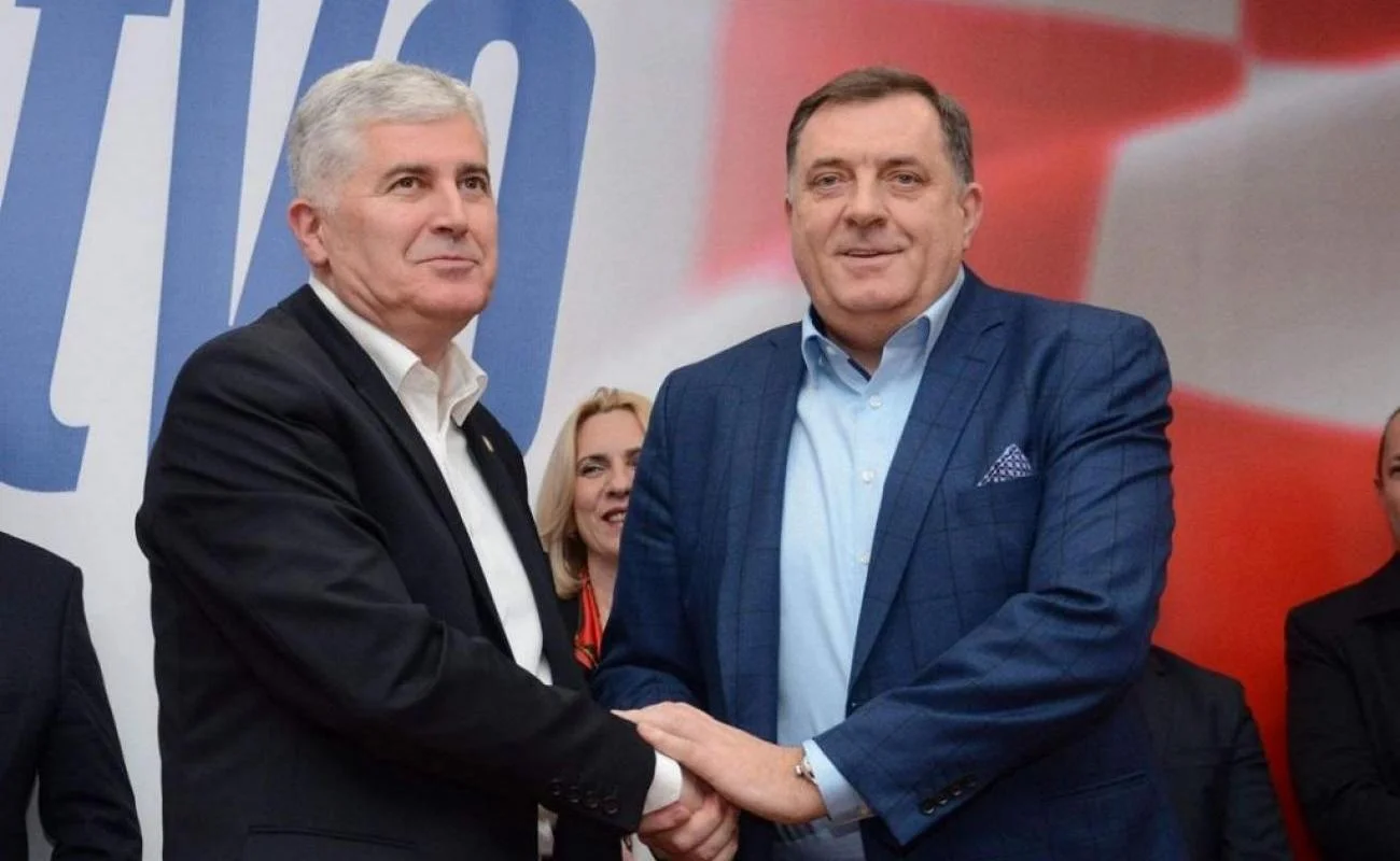 Miloradu Dodiku trebaju dvije ruke, a Draganu Čoviću obraz