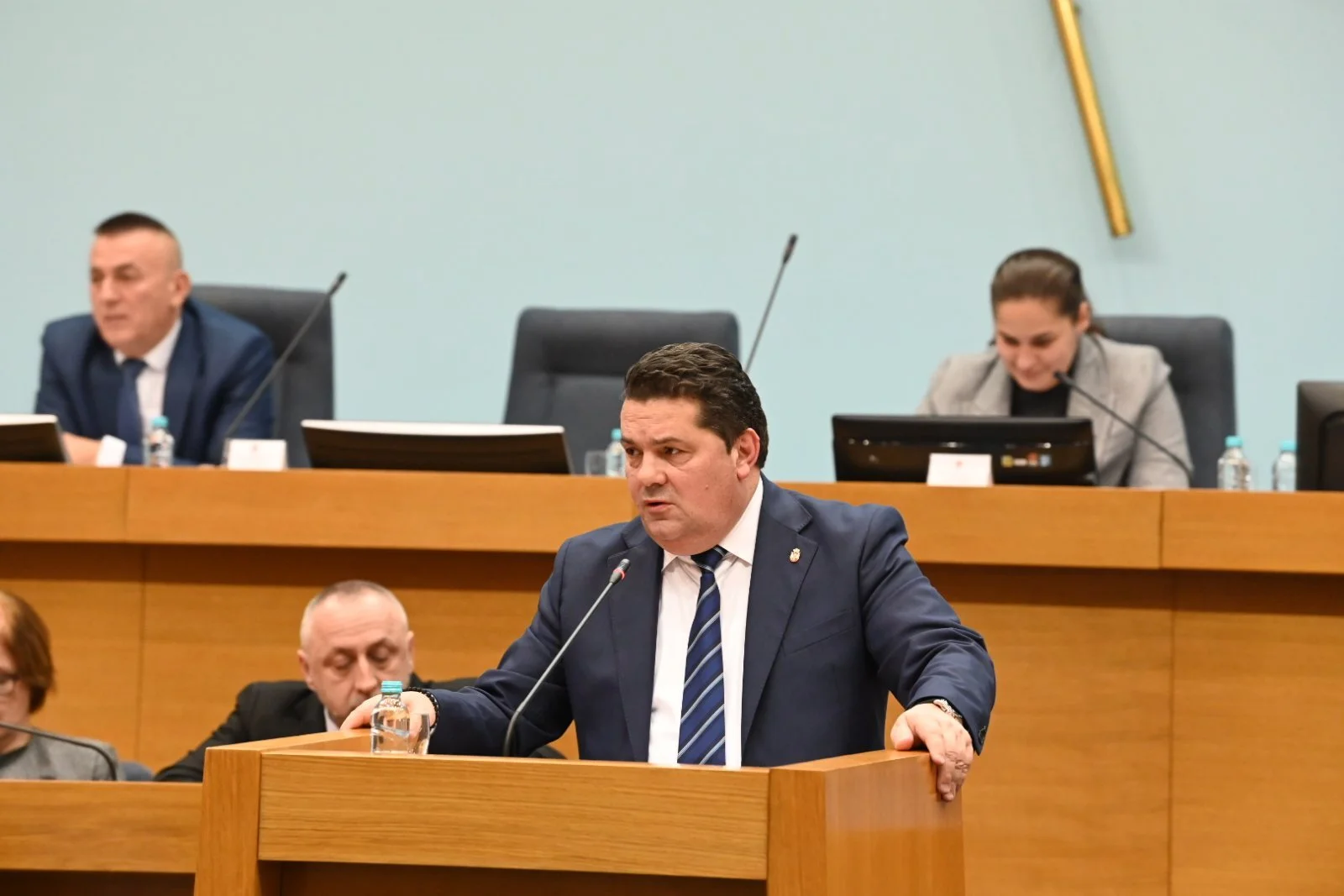 Parlament RS-a zreo za odmor