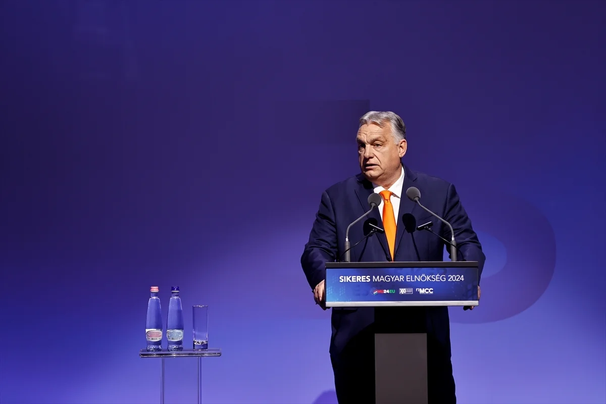 Orban u Bruxellesu prvi put nakon poraza na izborima poručio da nastavlja borbu protiv EU