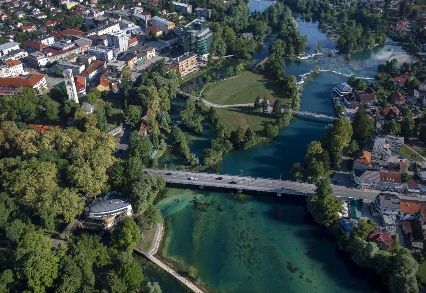 Sindikati tražili osnovicu od 500 KM, iz Vlade USK im se samo nasmijali