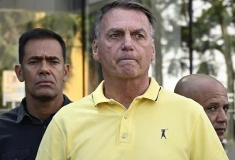 Bolsonaru traže pasoš, tvrdi da mu je zabranjen izlazak iz Brazila