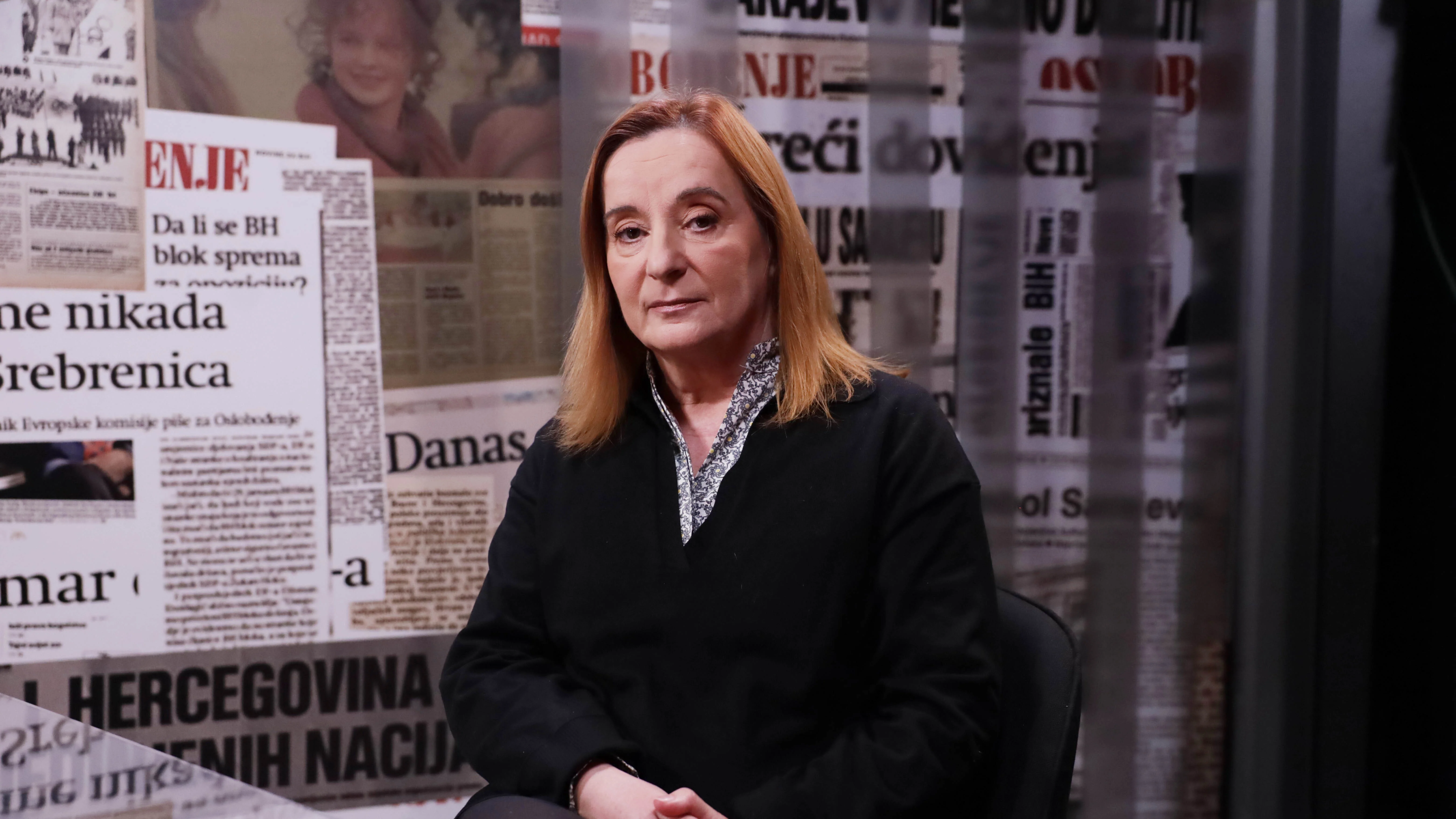 Alati za motivisanje ljudi: Predizborna drama, postizborna kafana