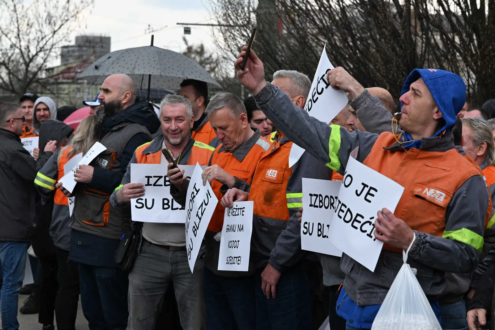  Radnici Nove Željezare Zenica najavili svakodnevne proteste ispred Upravne zgrade