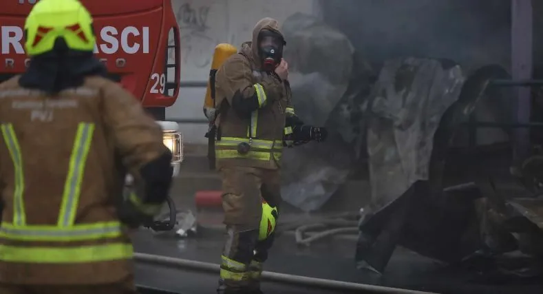 Sarajevski vatrogasci dignuti na noge, zapaljen objekat u Hrasnom 