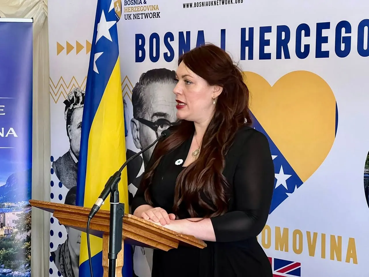 Kearns oštro kritikovala odluku Srbije: Genocid negiraju, a Mladiću odaju počast