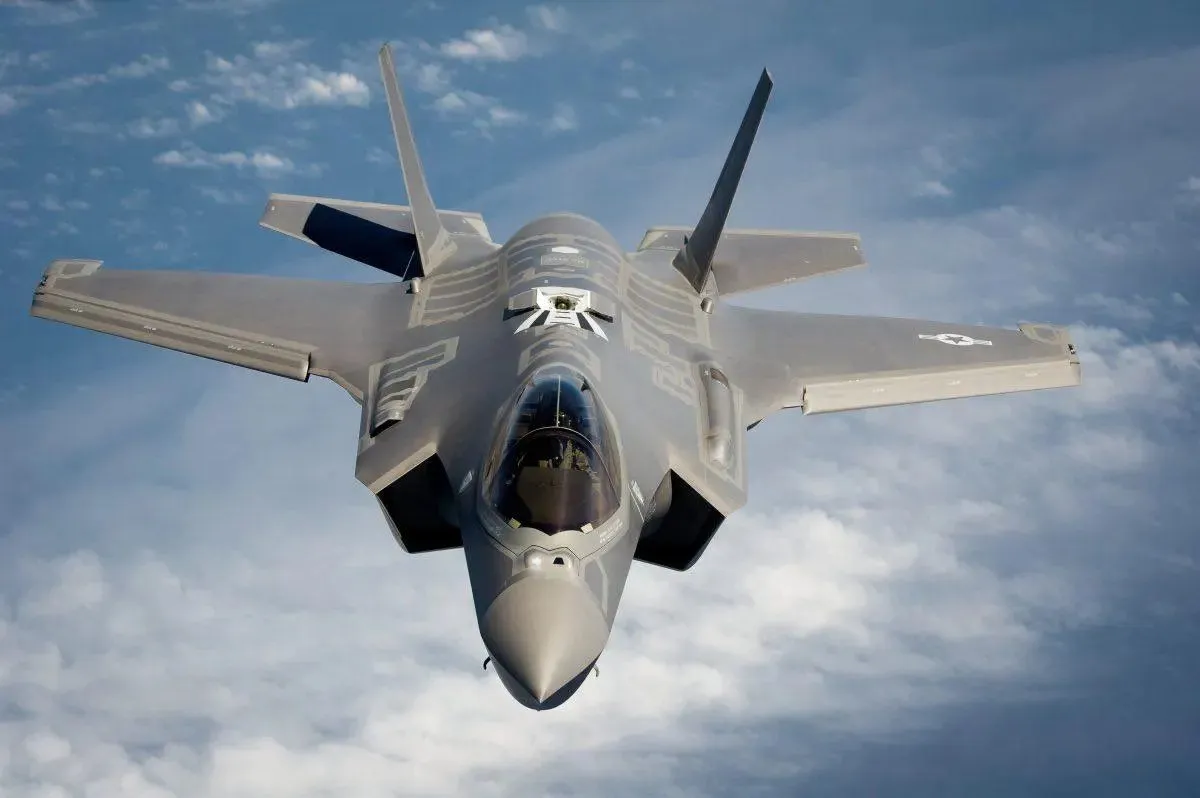 Iranci tvrde da su oborili američki dron i protjerali avion F-35, oglasio se Khamenei