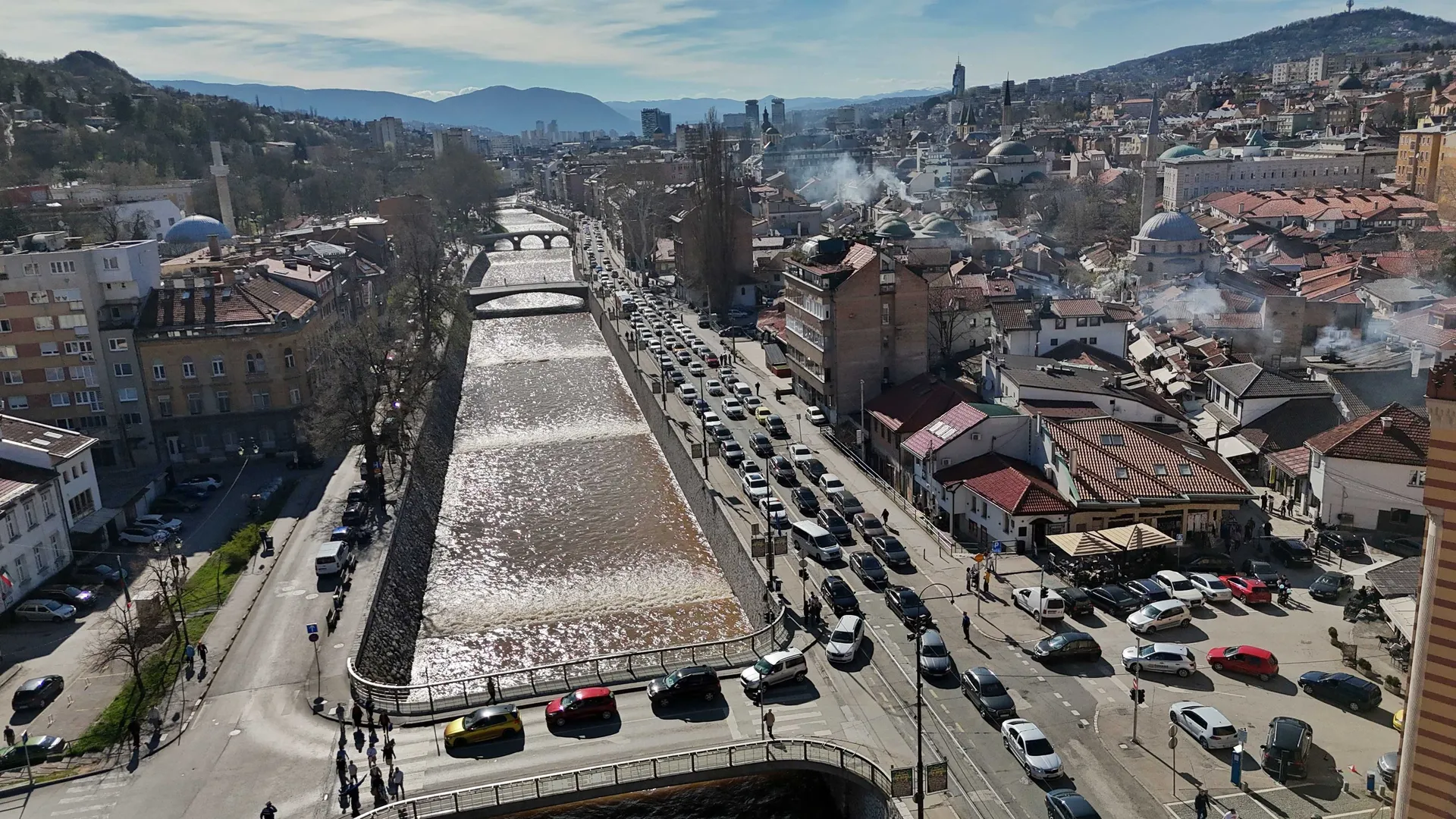 Vozači, obratite pažnju, večeras se zbog koncerta zatvara više ulica u centru Sarajeva