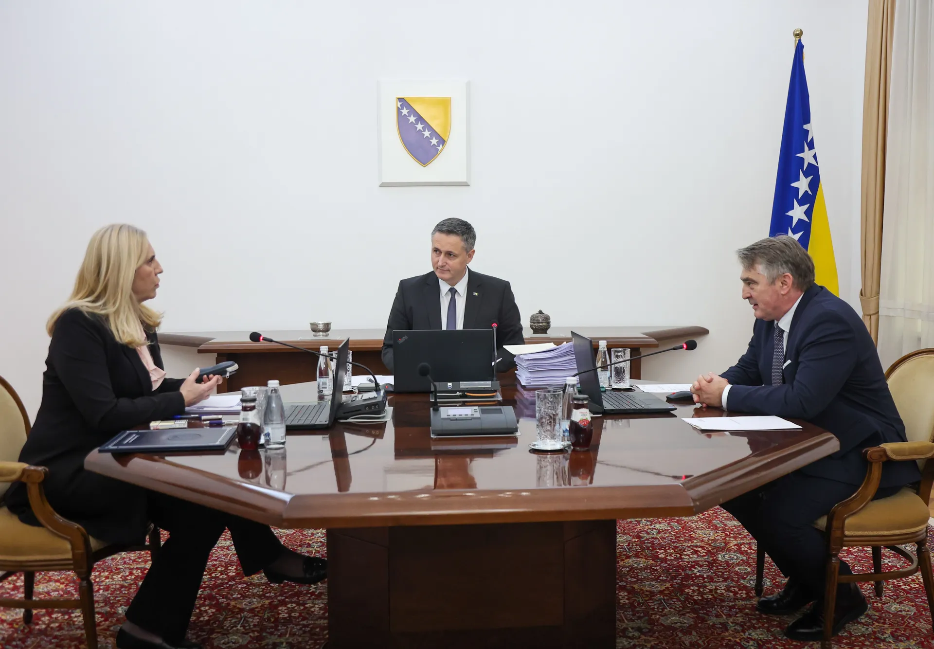 Pao budžet BiH od 1,58 milijardi KM, Bećirović bio suzdržan zbog BHRT-a