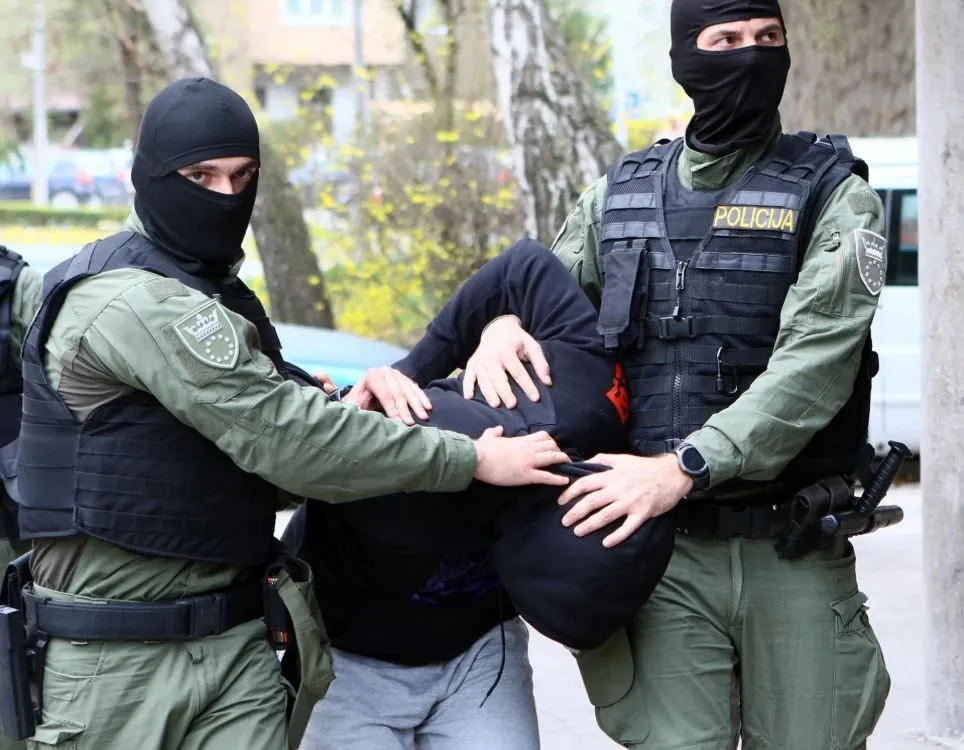 Pokušaj ubistva u bh. gradu, ženu brutalno izbo nožem, uhapšen je