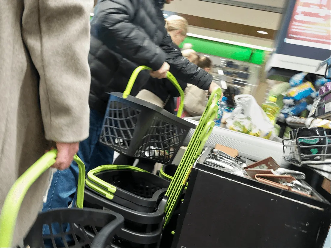Obim trgovine na malo u eurozoni smanjen u julu za 0,6% u odnosu na juni