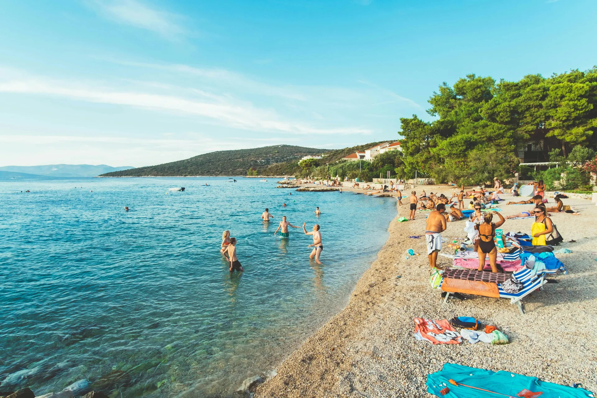 Seks na splitskoj plaži usred dana u blizini djece i kupača, ljudi zgroženi