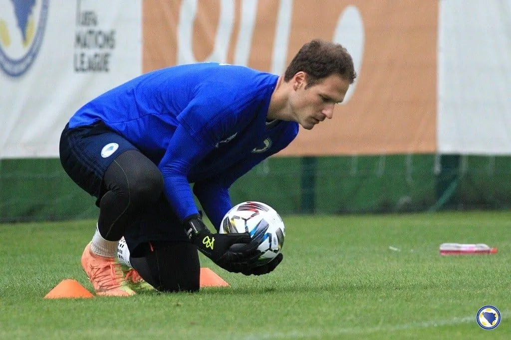 (VIDEO) Asmir Begović nije zadovoljan igrom, smatra da smo od Švicarske napravili Brazil