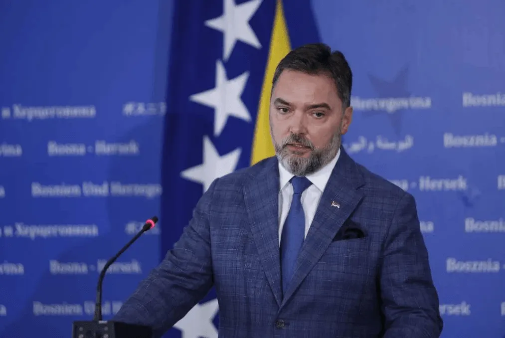 Košarac dao novac organizaciji čiji je počasni predsjednik bio zločinac Mladić