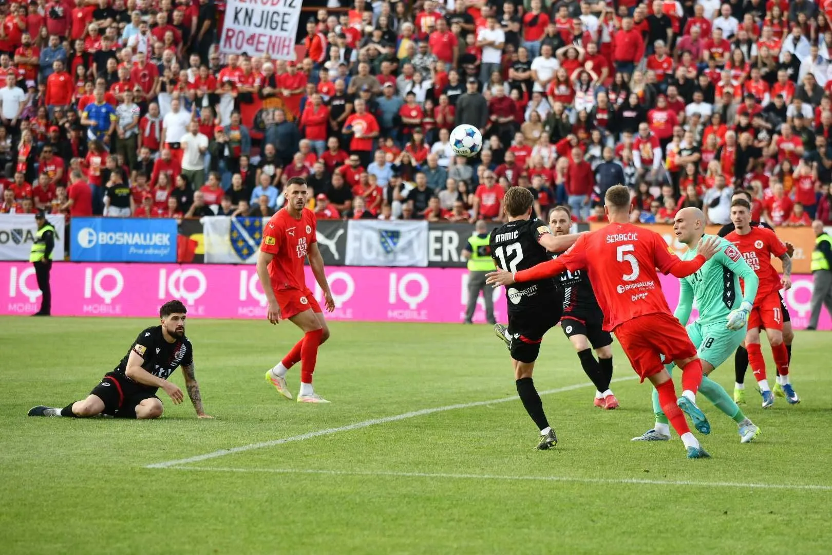 Velež i Sloga pod FIFA-inom blokadom: Zabranjena im je registracija novih igrača