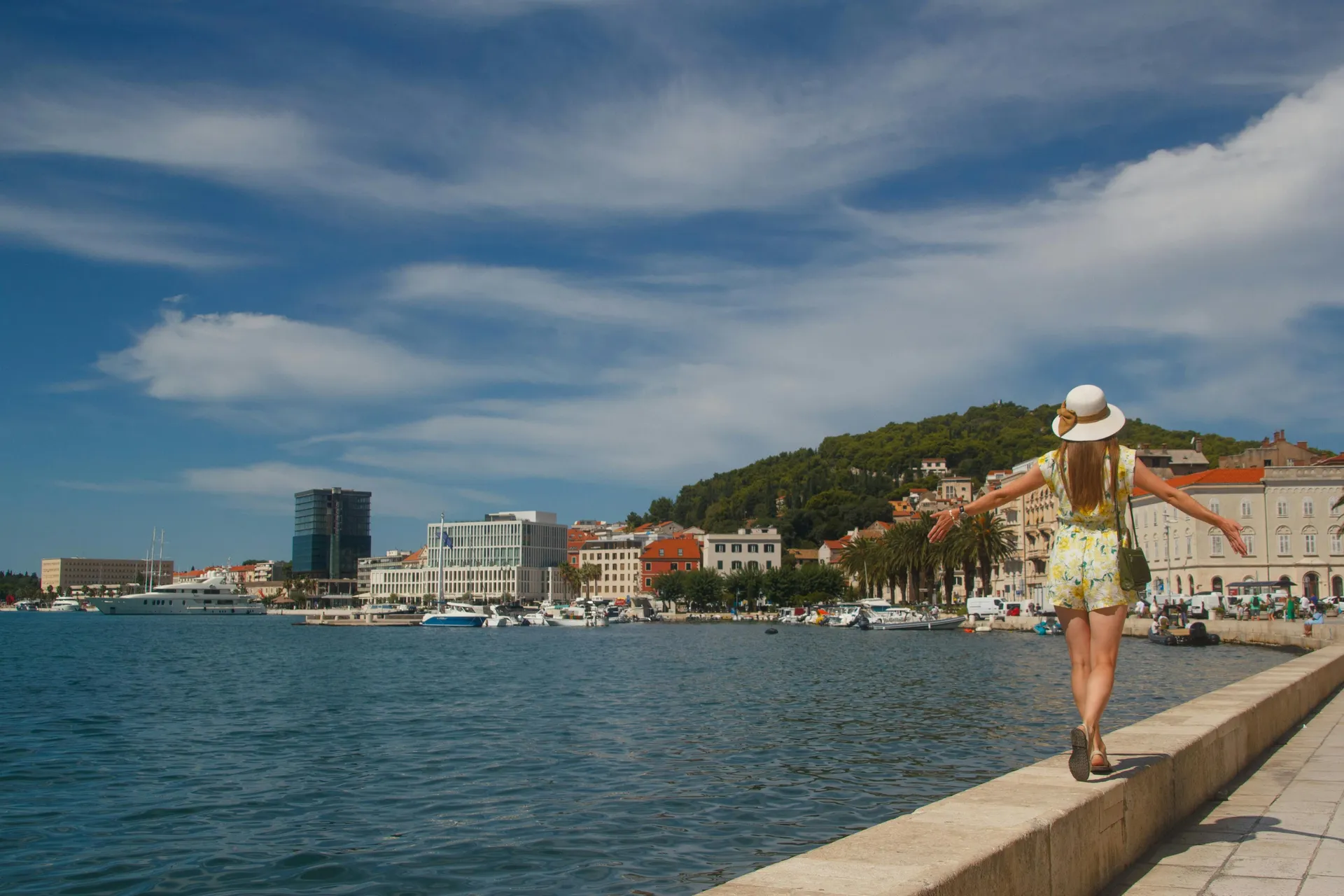 Turisti stigli u Dalmaciju, dočekale ih još veće cijene nego prošle godine