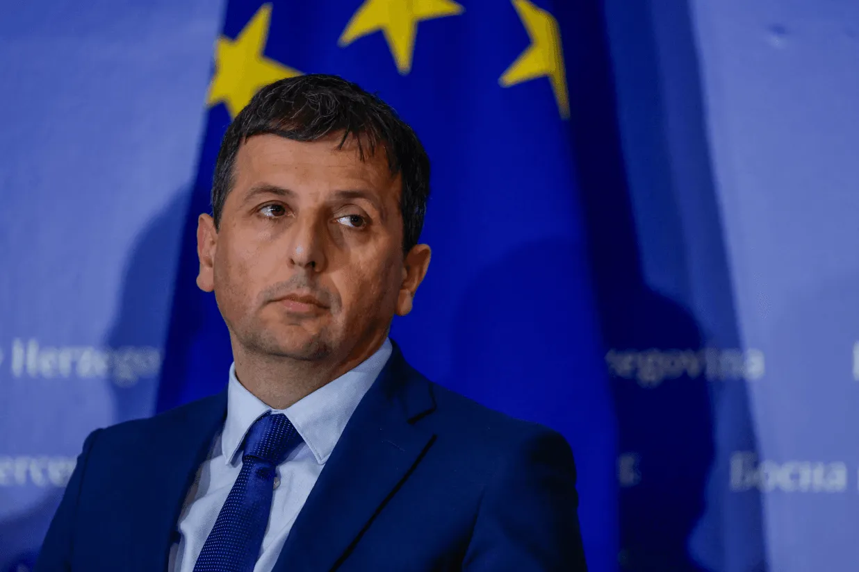 Vukanović ističe da je spriječio puč u SDS-u, najavio i prijavu protiv Stanivukovića