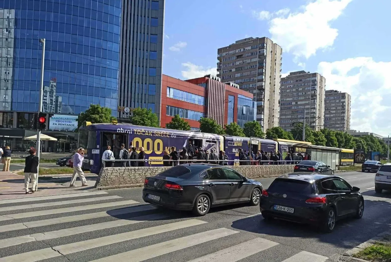 Stari turski tramvaji vraćeni na šine u Sarajevu tri mjeseca nakon teške nesreće