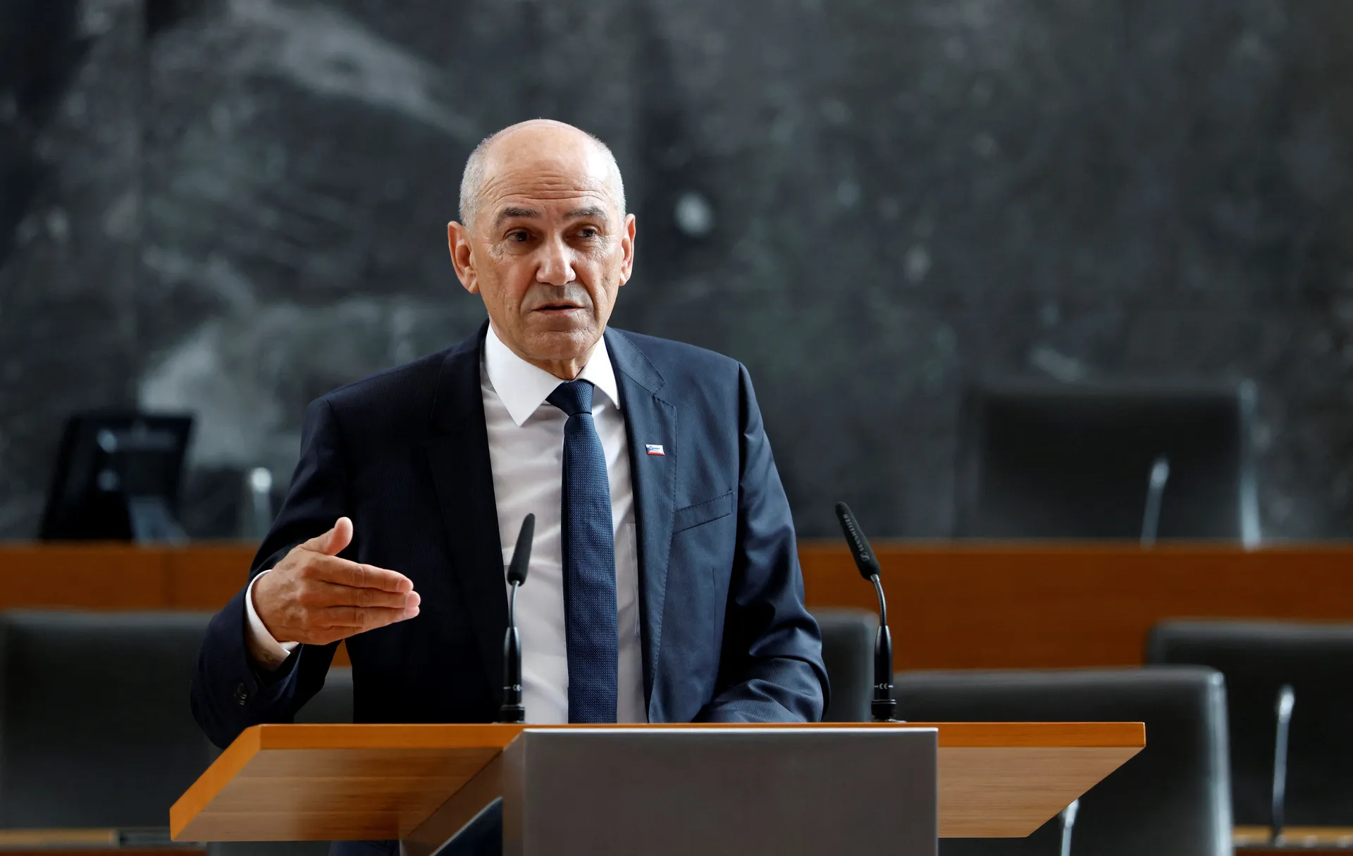 Janez Janša izabran za premijera Slovenije, sjednicu pratili protesti na ulicama Ljubljane