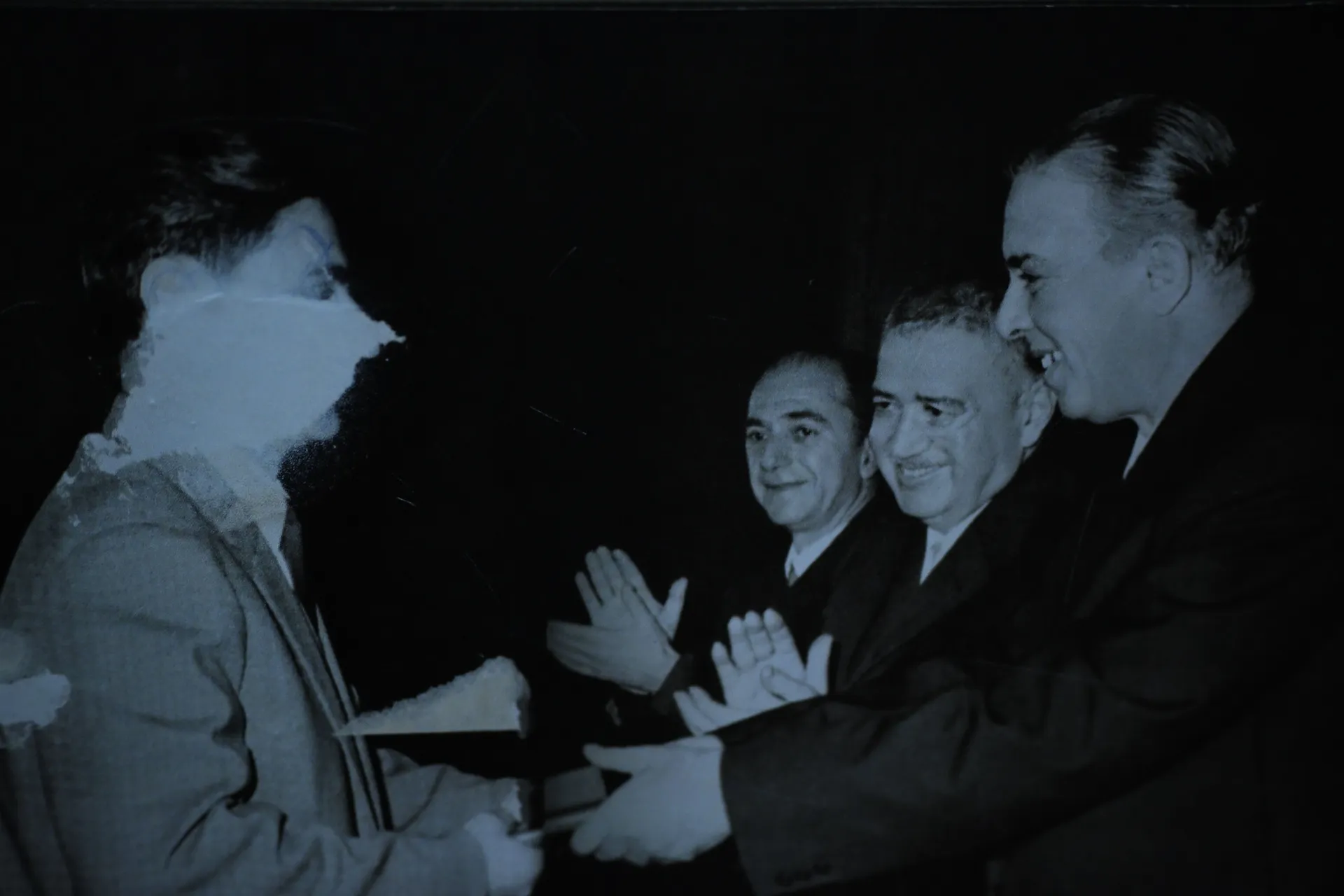Ljudi koji bi se zamjerili režimu bili bi "izbrisani" sa fotografija i iz historije