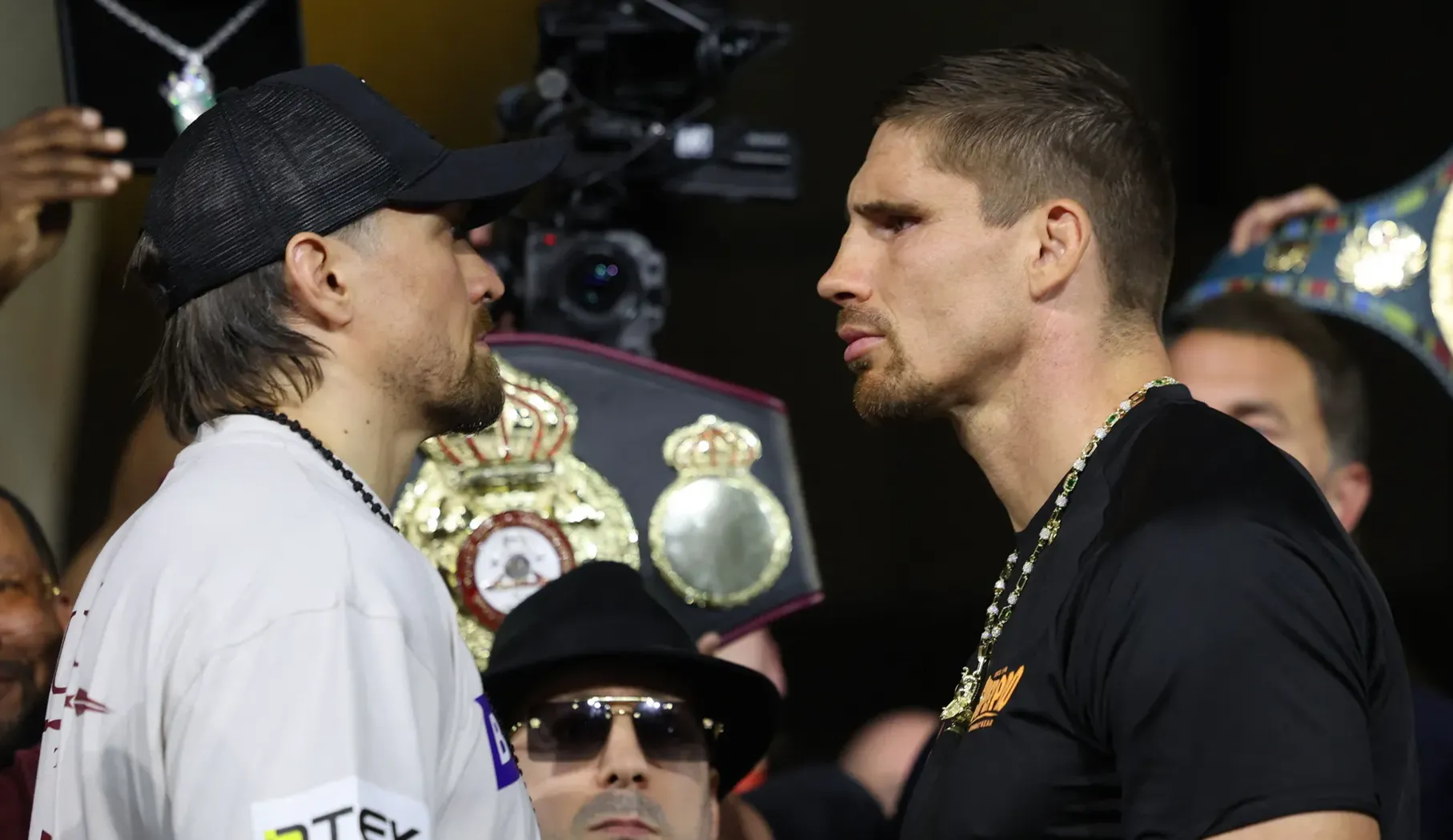 Nekoliko sati do HISTORIJSKE borbe: Kada počinje meč Usyk - Verhoeven?