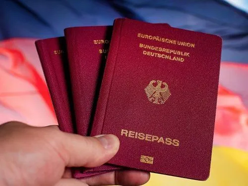 Dijele pasoše kao nikad prije, više od 300.000 ljudi dobilo njemačko državljanstvo
