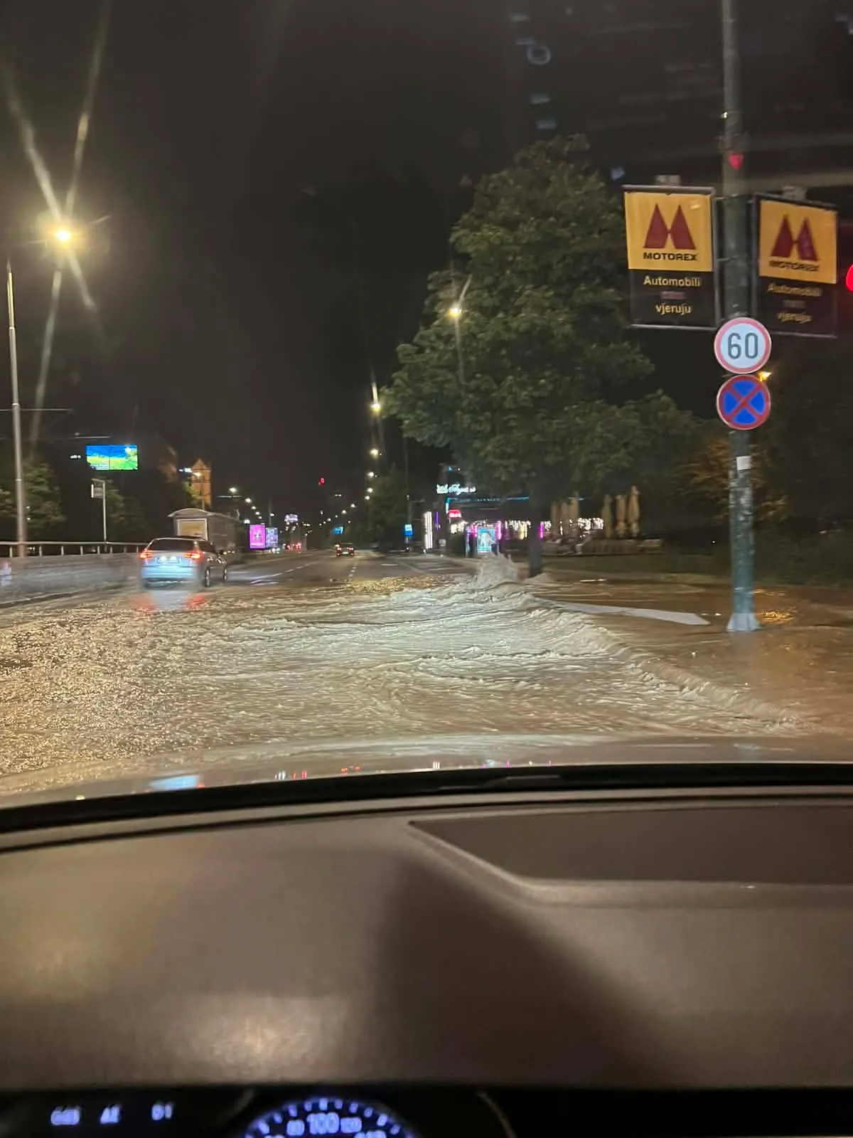 (VIDEO) Pogledajte kako se glavna saobraćajnica u Sarajevu pretvorila u rijeku