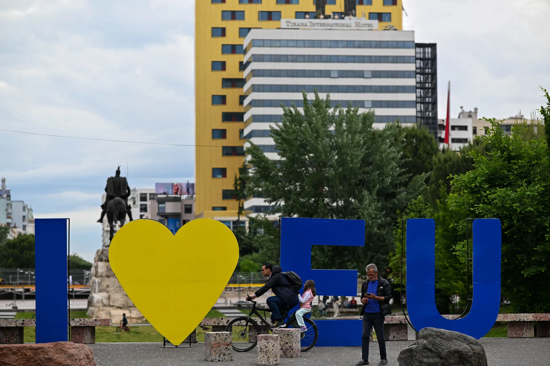 Ulice su prostrane, sređene i pune života