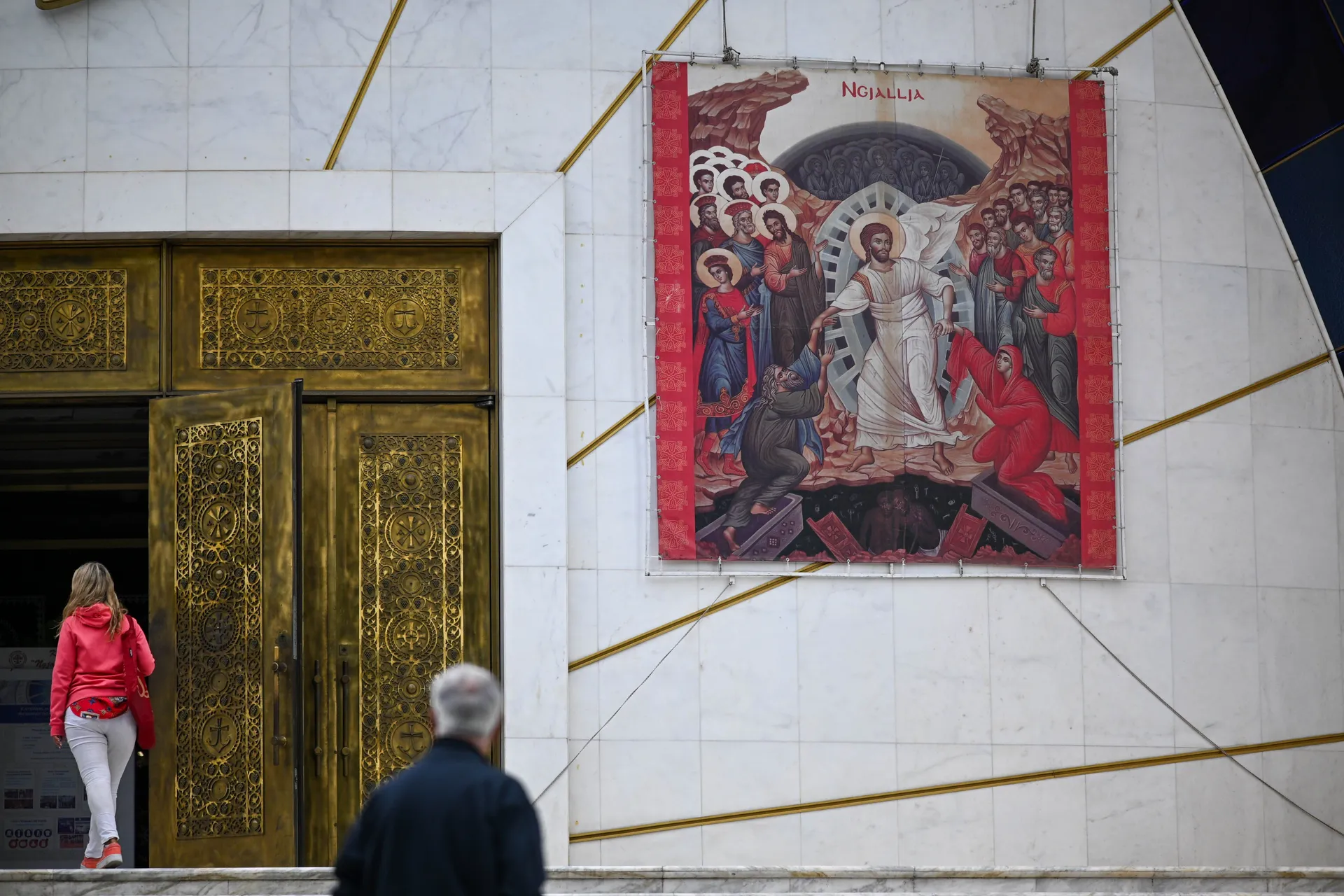 Grad je relativno mlad i nema previše historijskih znamenitosti