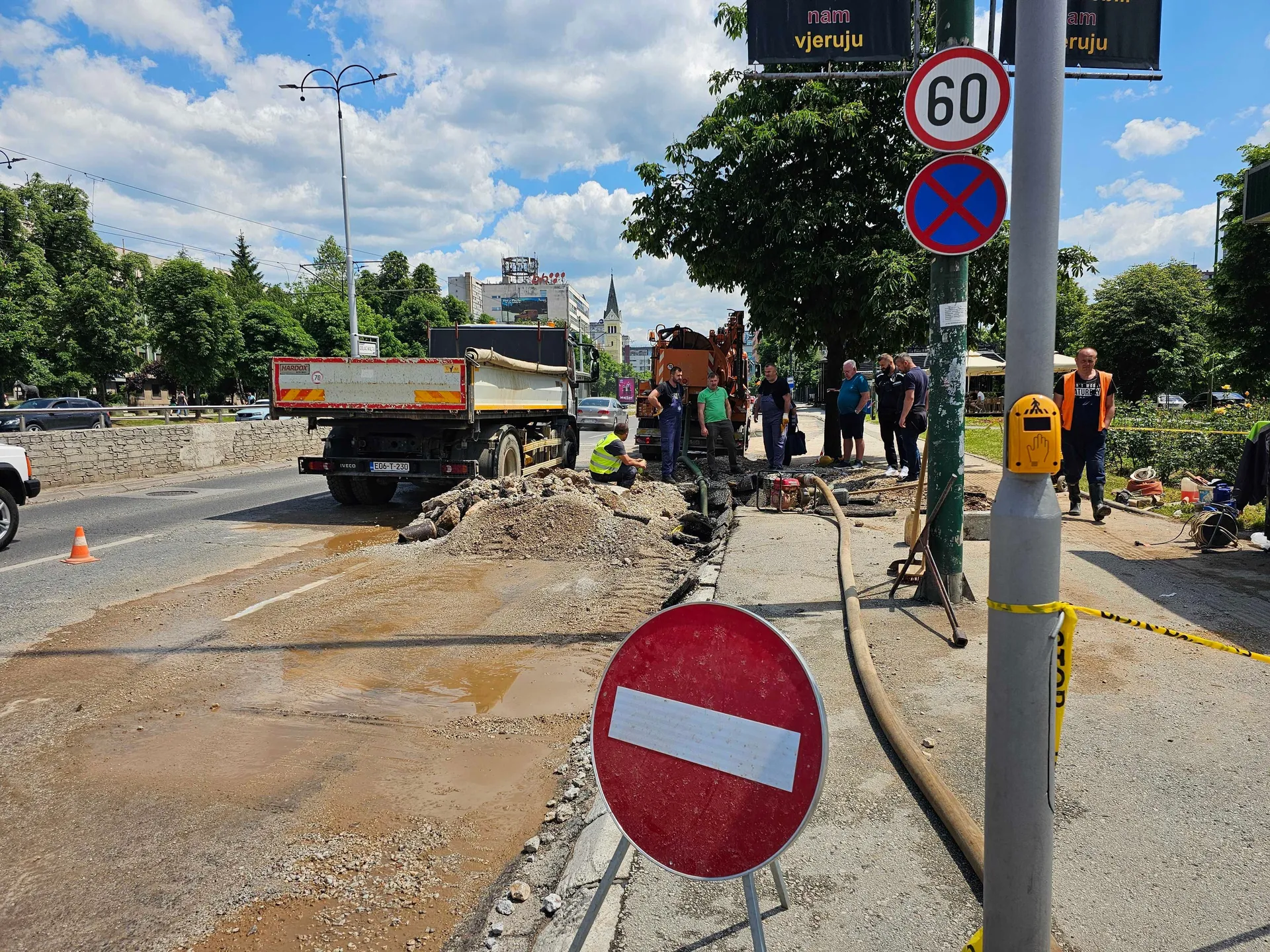 Kvar na kontaktnoj cijevi, više naselja i ulica bez vode