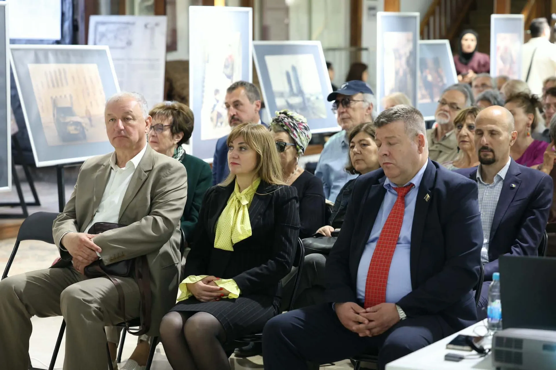 Izložba "Život u opkoljenom Sarajevu - iz objektiva Rikarda Larme"