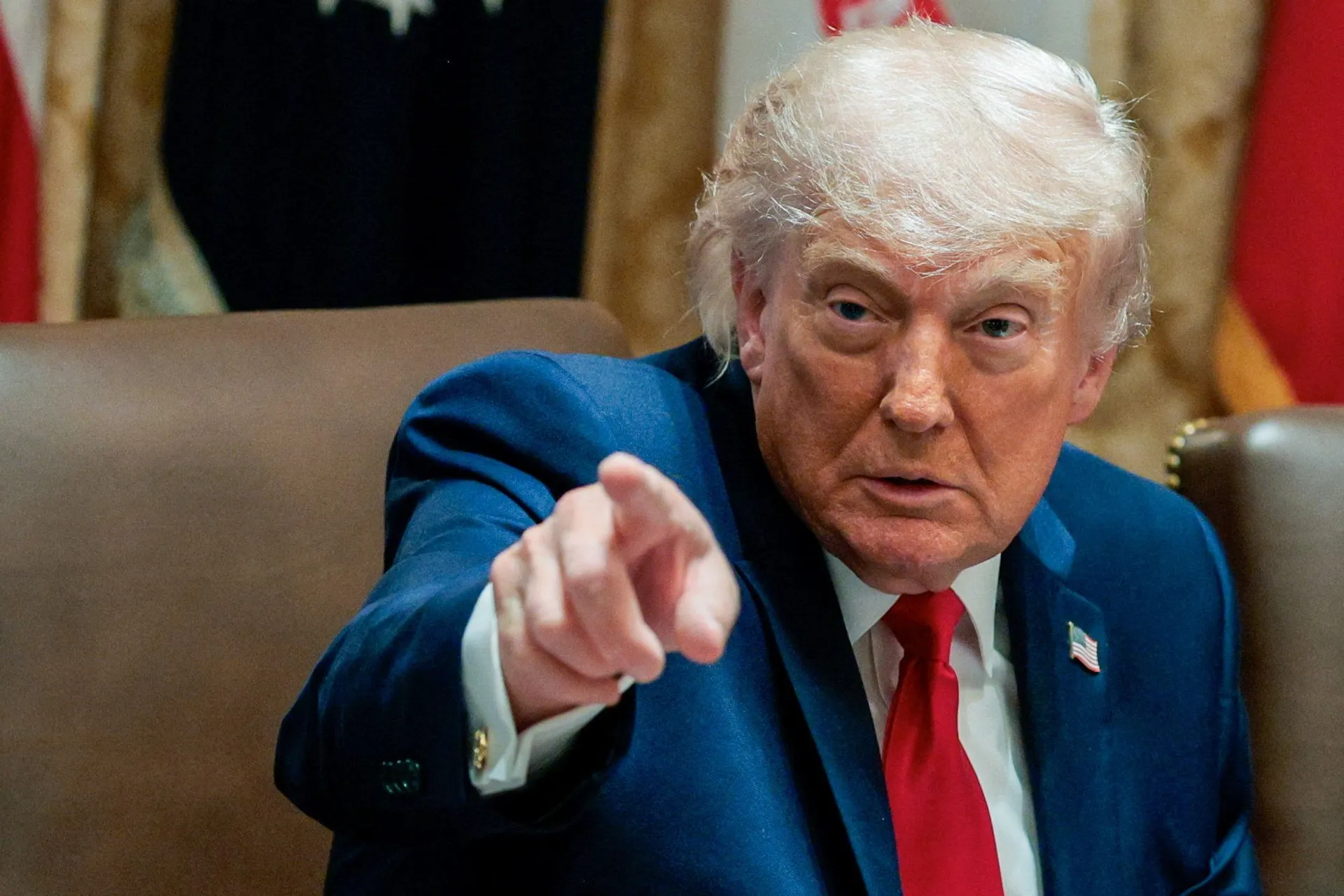 Trump zaprijetio da će dići u zrak Oman: Hormuški moreuz ostaje otvoren, preuzimamo nadzor