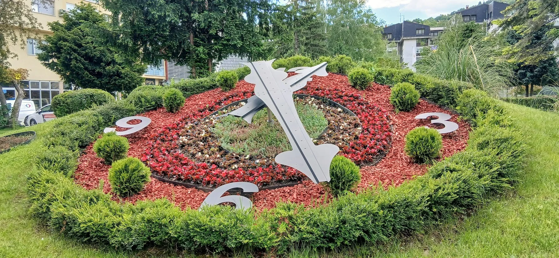 Grad pod Vlašićem u kojem zelenilo govori posebnu priču - slika 6