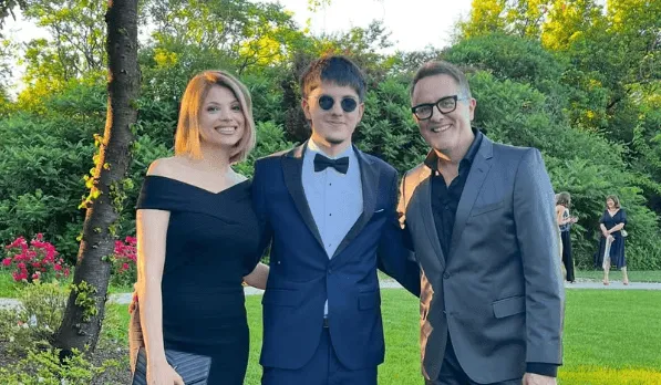 Tarik i Lejla Filipović ispratili sina na maturu, objava rasplakala mnoge