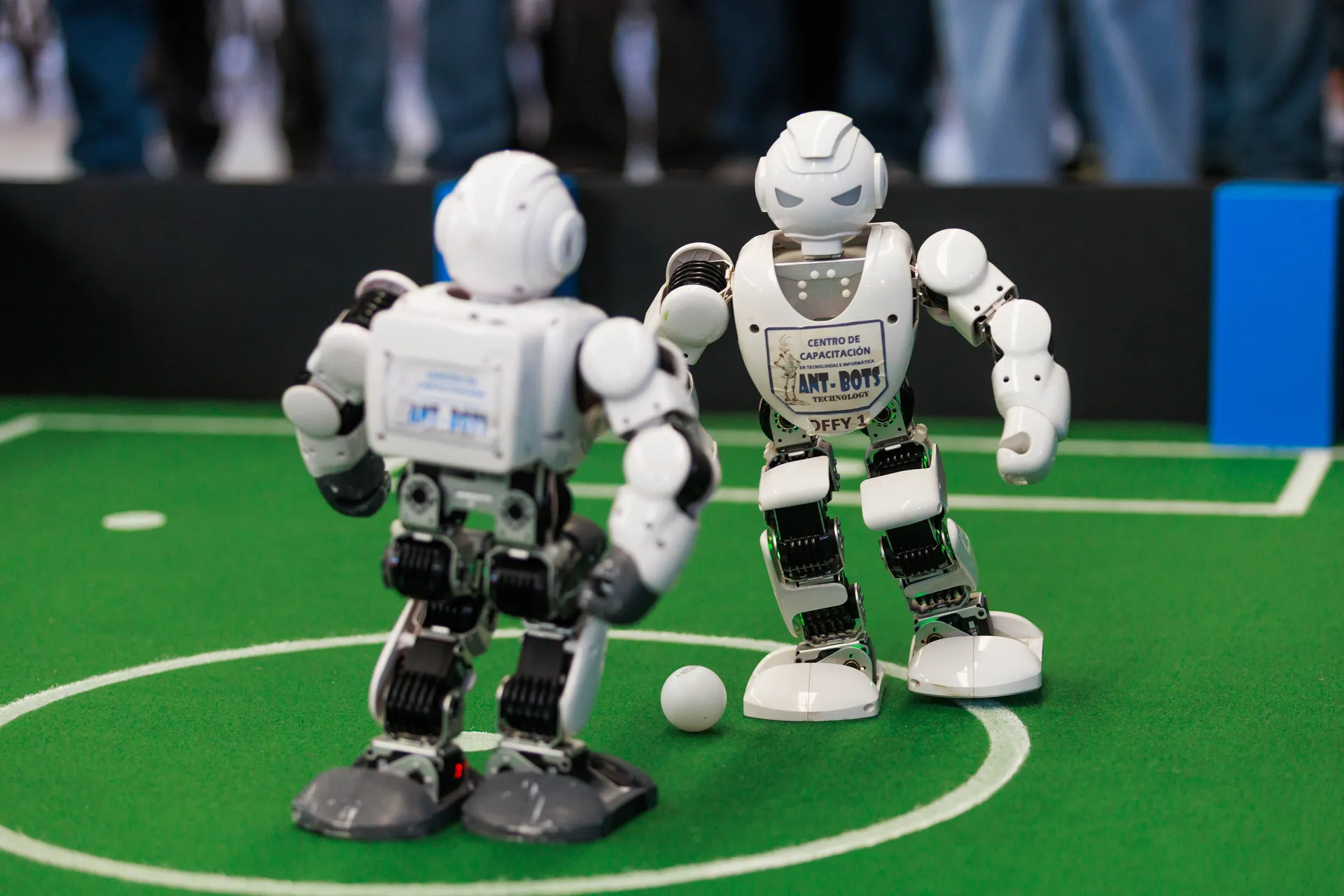 Fakultet za mašinstvo i elektrotehniku ​​(ESIME) u Mexico Cityju domaćin je regionalnog kvalifikacionog kola za nacionalni Futbot MX Robotics Cup, takmičenje u stonoj robotici gdje učesnici kontrolišu robote u simuliranim fudbalskim utakmicama kao dio akt