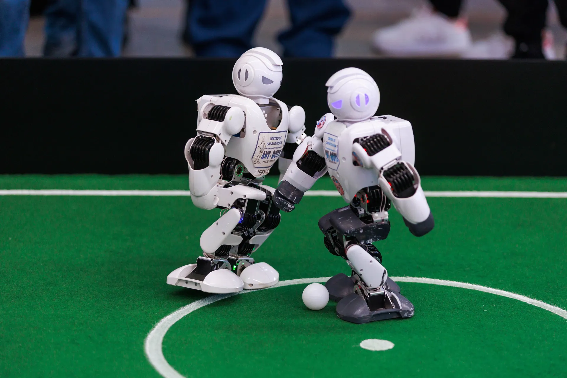 (Foto i Video) Pogledajte kako izgleda najveći turnir u robotskom fudbalu Futbots MC