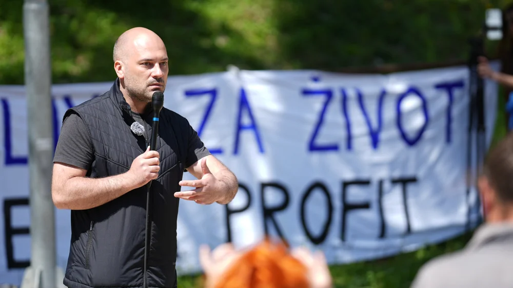 Zoran Poljašević za Oslobođenje: Zemlja propada tamo gdje je najpreči novac