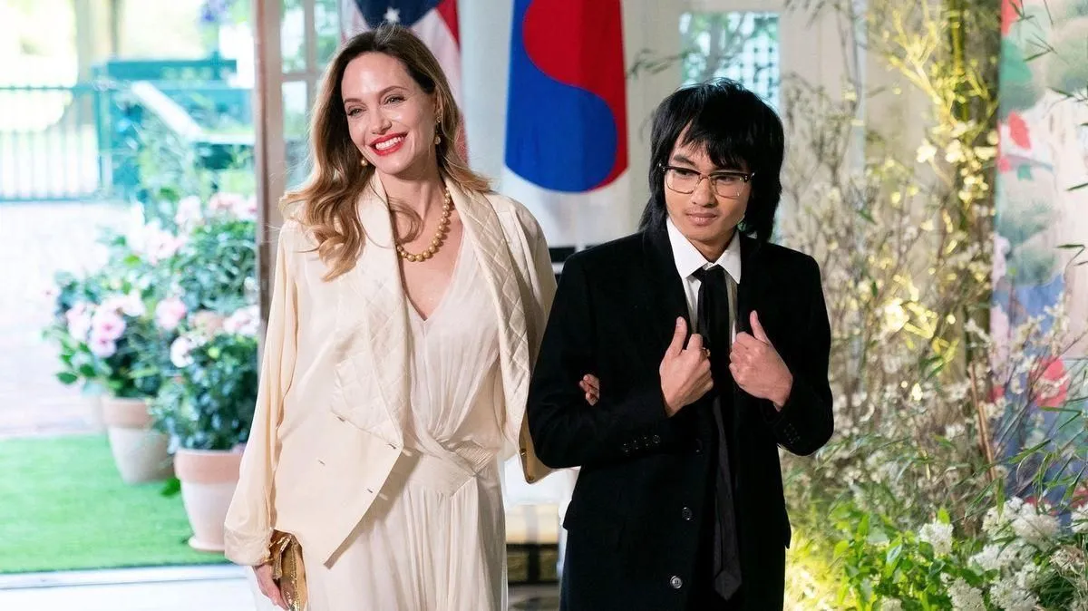 Najstariji sin Angeline Jolie i Brada Pitta odriče se očevog prezimena