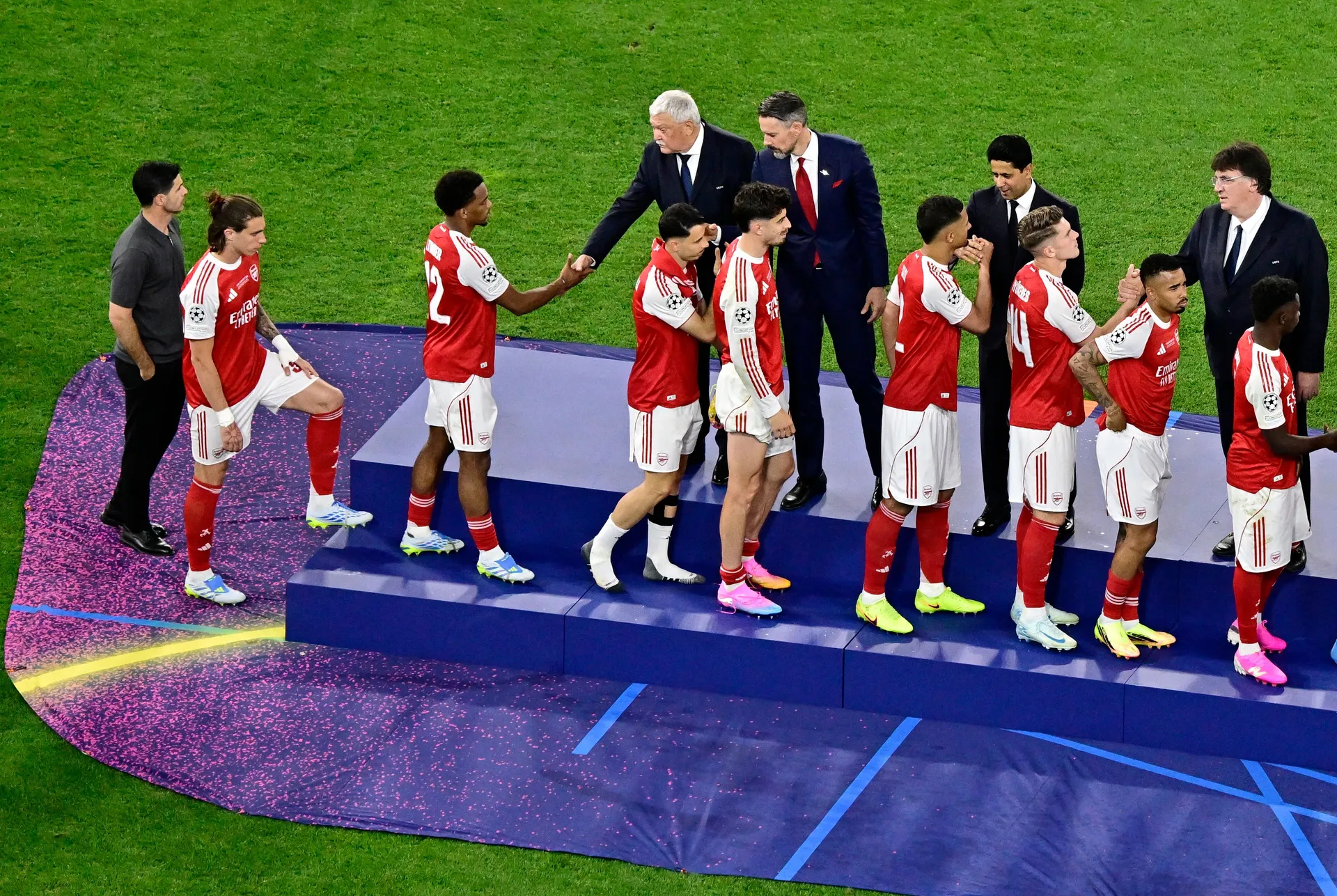 Arsenal izgubio finale Lige prvaka od PSG-a, Chelsea se oglasio i objavom 'bocnuo' Topnike