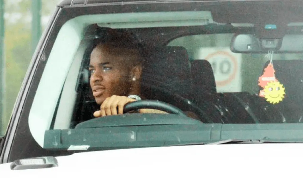 Sterling uhapšen nakon saobraćajne nesreće, sumnjiči se za vožnju pod utjecajem narkotika