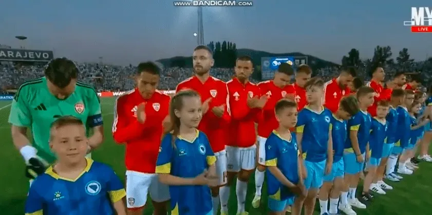 (VIDEO) Da li ste vidjeli kako su navijači BiH ispratili himnu Sjeverne Makedonije?