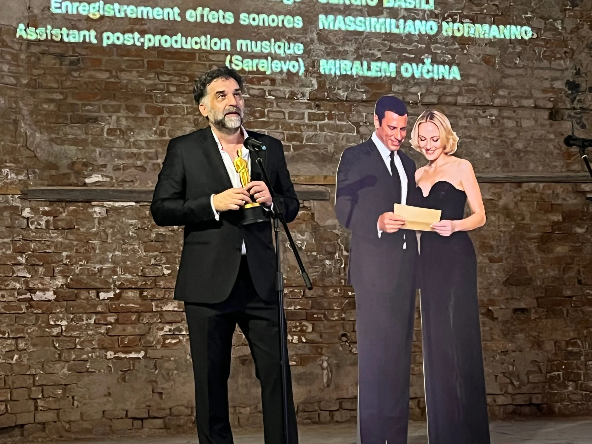 Od rediteljske stolice do koverte s Oscarom: Otvorena izložba o "Ničijoj zemlji"