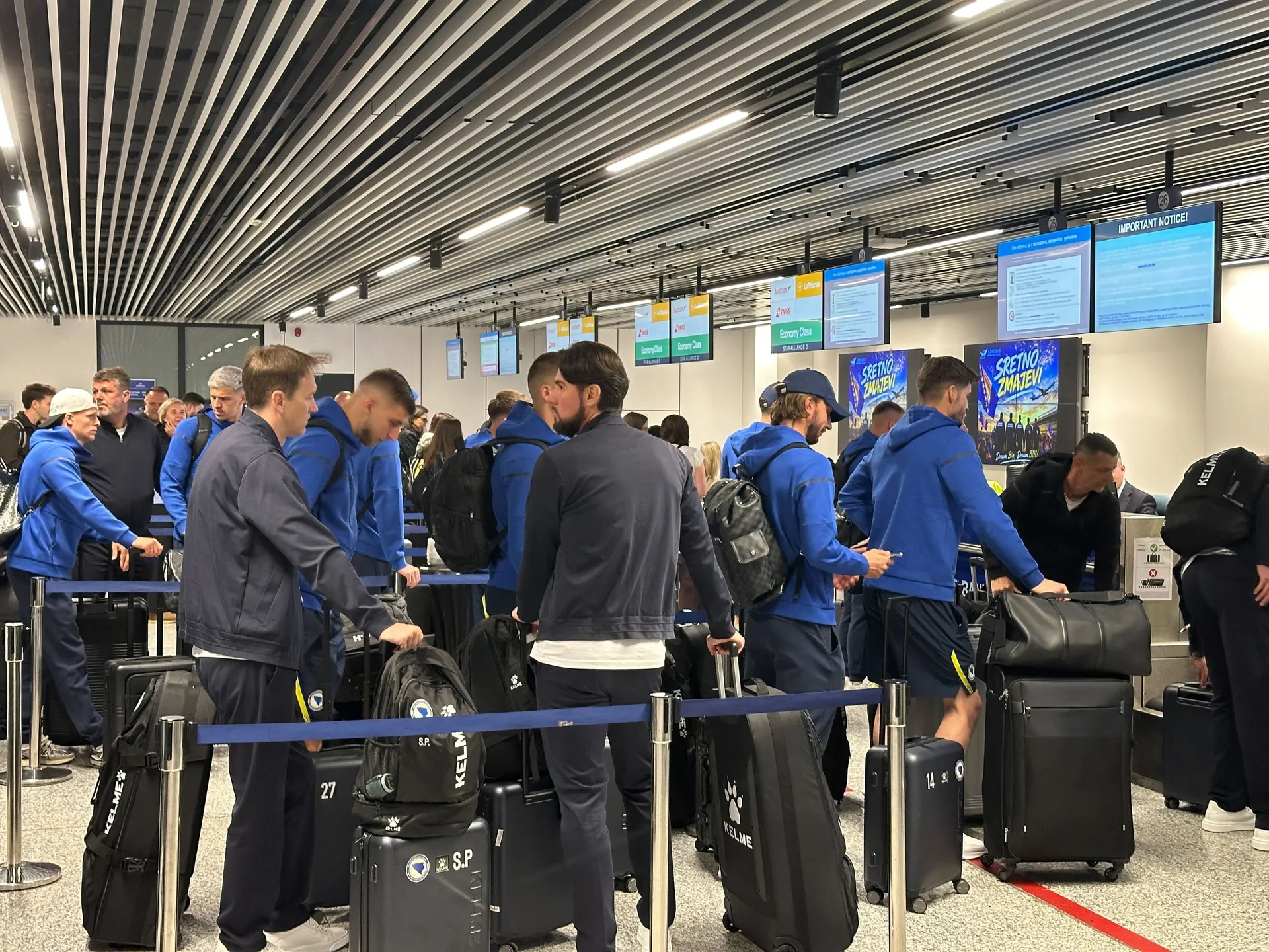 Zmajevi na sarajevskom aerodromu