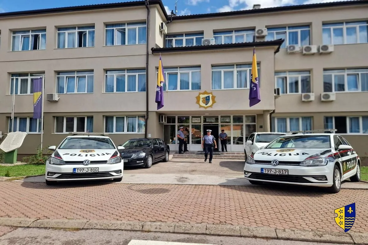 Izrečena prva kazna za obijesnu vožnju, vozač dužan platiti 3.050KM