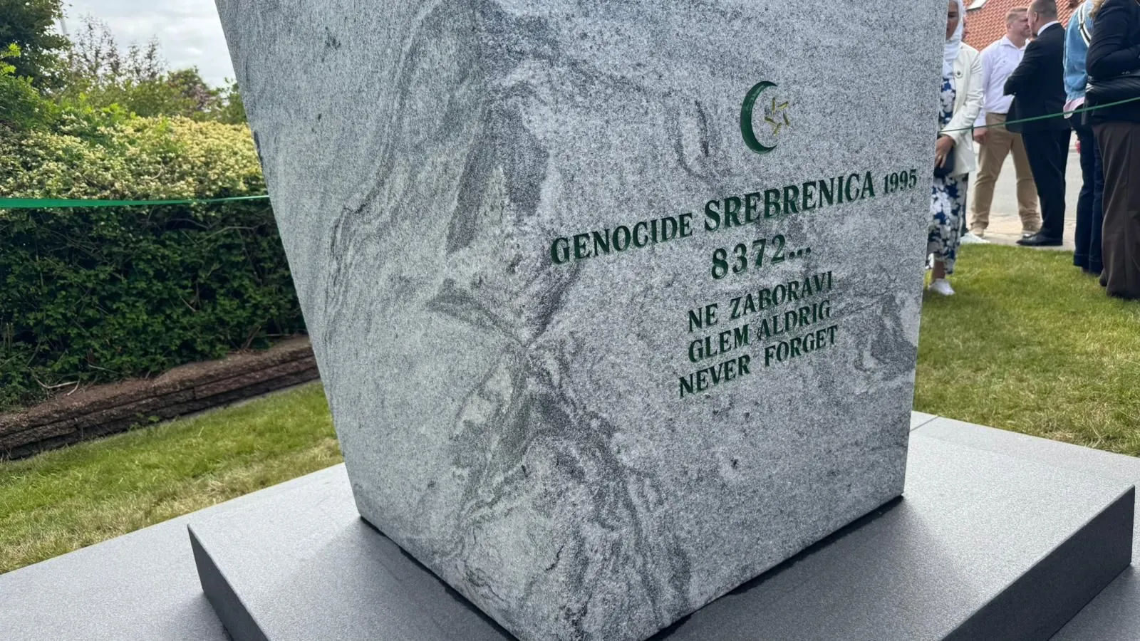 U danskom gradu Tonderu otkriven spomenik "Cvijet Srebrenice"