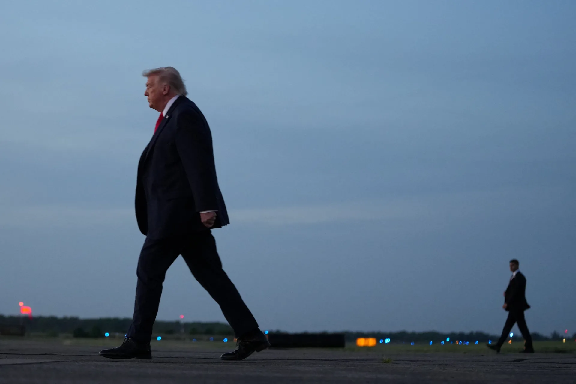 Izraelski ministar poručio da Teheran "večeras mora gorjeti", Trump ne želi eskalaciju